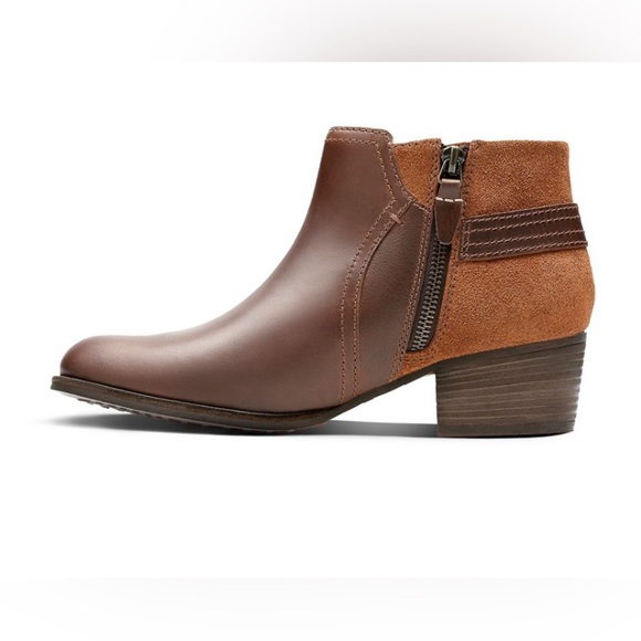 Clarks Maypearl Lilac Dark Tan Cushion Footbed Booties Sz 8.5 - Picture 3 of 16